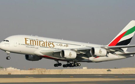 الإمارات تقيم وضع مطار دمشق لاستئناف الرحلات الجوية
