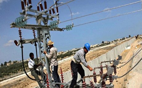 العراق يخطط لزيادة إنتاج الكهرباء إلى 15 ألف ميغاواط بحلول الصيف