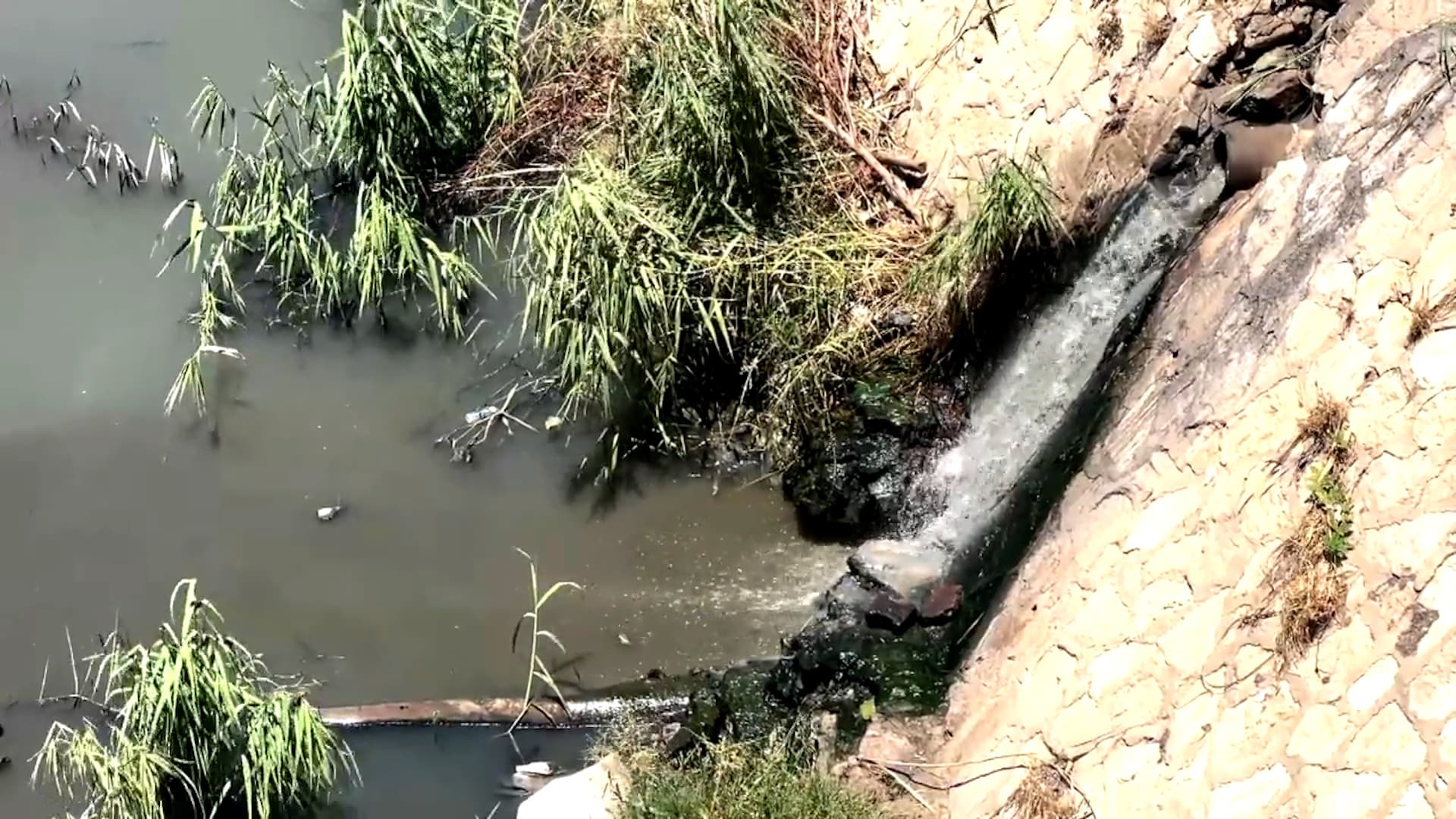 Baghdad officials clash over alarming contamination in Tigris