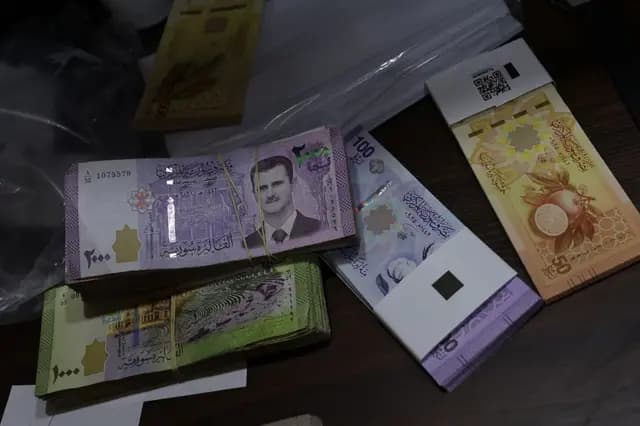 Suriye Merkez Bankası, 3 vilayette eski banknotların iadesi için verilen süreyi uzattı