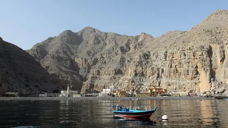 Tanker reports two explosions in Hormuz Strait as Iran, Oman agree on safe passage routes