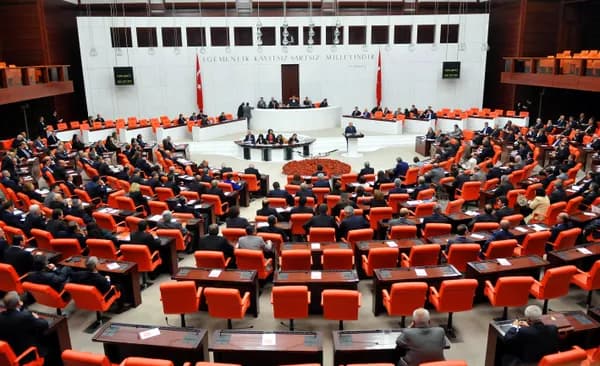 Yasaya pêvajoyê li parlamentoyê hat qebûlkirin