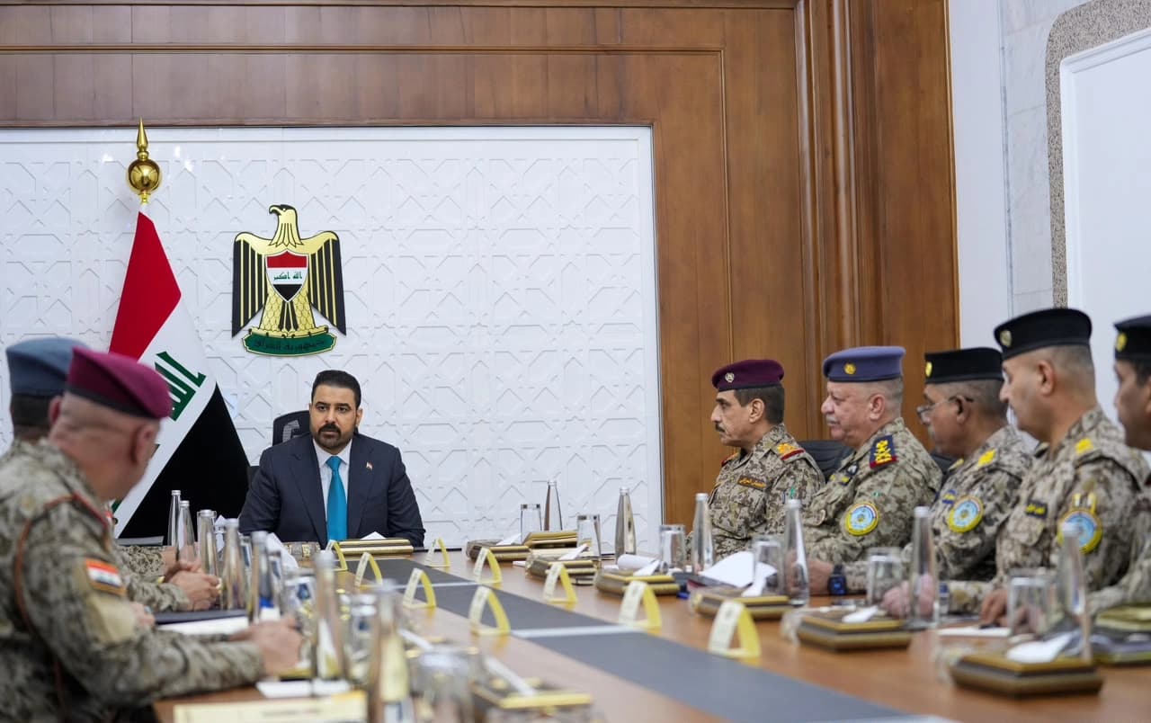 Irak Başbakanı Zeydi kurmaylarıyla hava sahasının korunmasını görüştü