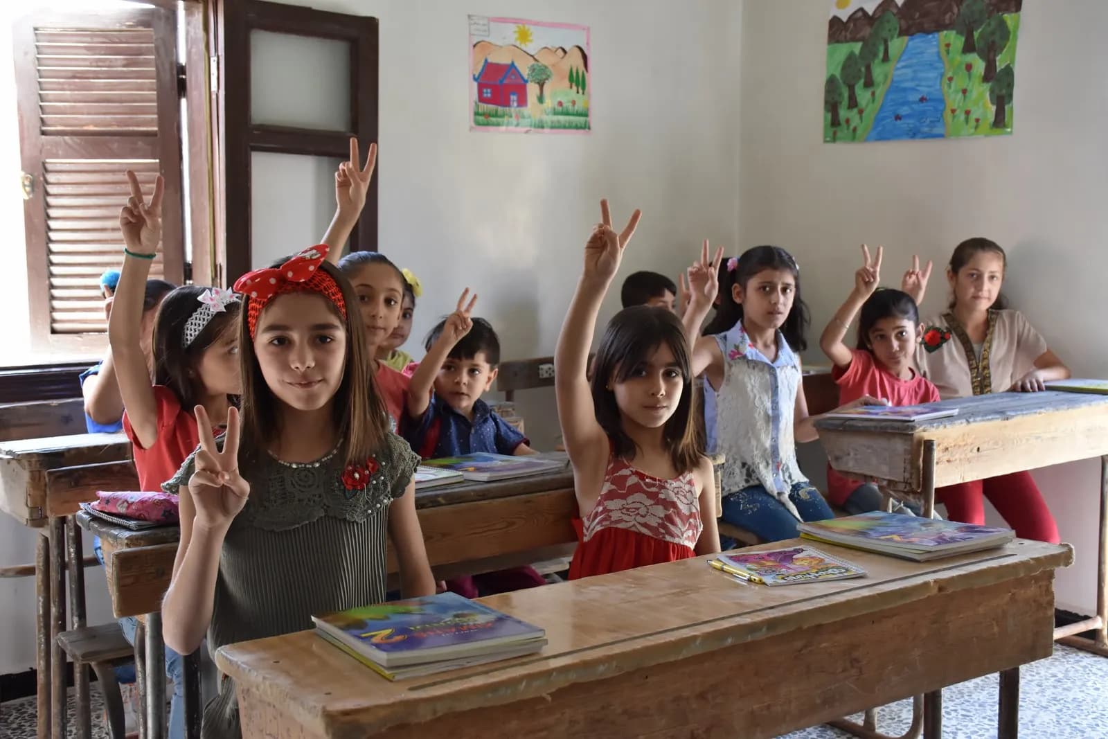 Xwendekarên Kurd ên Efrînê li benda çareseriyê ne