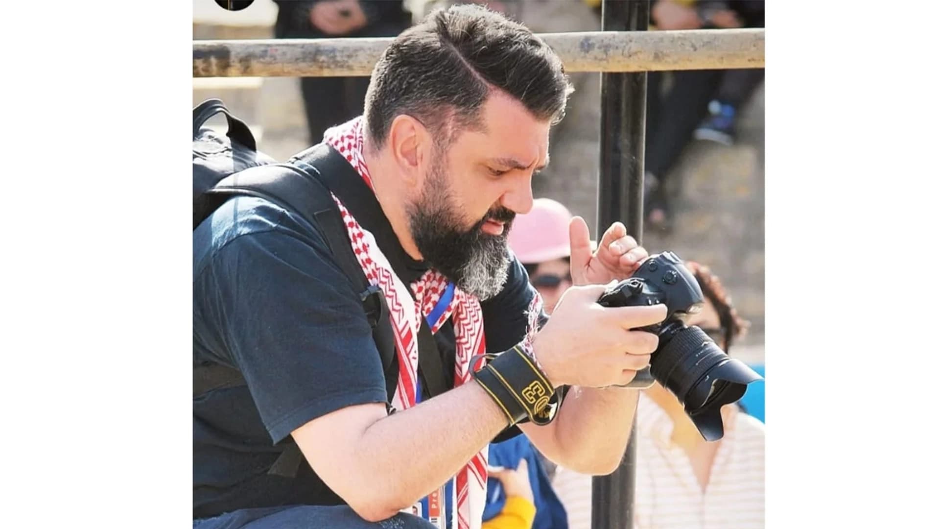 Tehran Revolutionary Court sentences Baha’i photojournalist to 26 years in prison