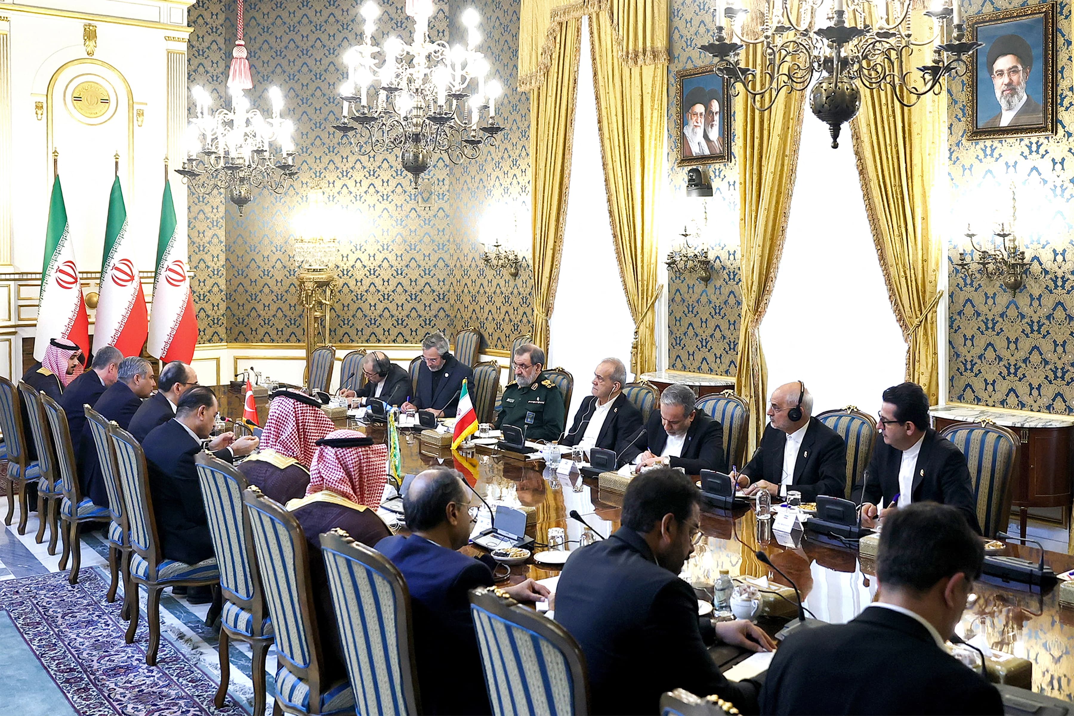 Qatari delegation meets in Tehran as mediators press revival of peace talks