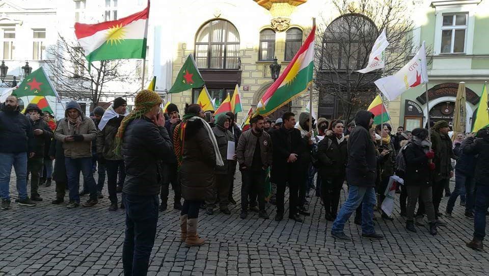 People in Prague call for the release of Salih Muslim by Czech authorities on February 26, 2018. Photo: @PYD_Rojava