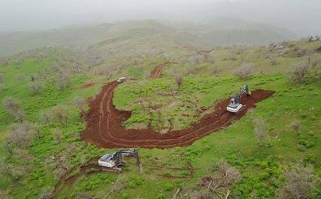 Hêzên Tirkiyê li nav axa Başûrê Kurdistanê li deverên çiyayî rê çê dikin.
