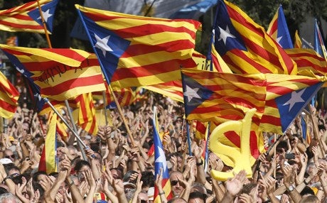 لماذا يريد إقليم كتالونيا الانفصال عن إسبانيا وما السيناريوهات المتوقعة صوت الأمة