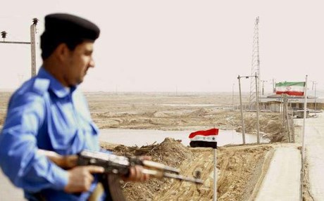 شرطي عراقي عند منفذ الشلامجة الحدودي مع إيران