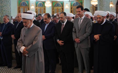 Ø§ÙØ±Ø¦ÙØ³ Ø§ÙØ³ÙØ±Ù ÙØ¤Ø¯Ù ØµÙØ§Ø© Ø¹ÙØ¯ Ø§ÙÙØ·Ø± ÙÙ Ø¬Ø§ÙØ¹ Ø­Ø§ÙØ¸ Ø±ÙÙØ¯Ø§Ù ÙÙØª