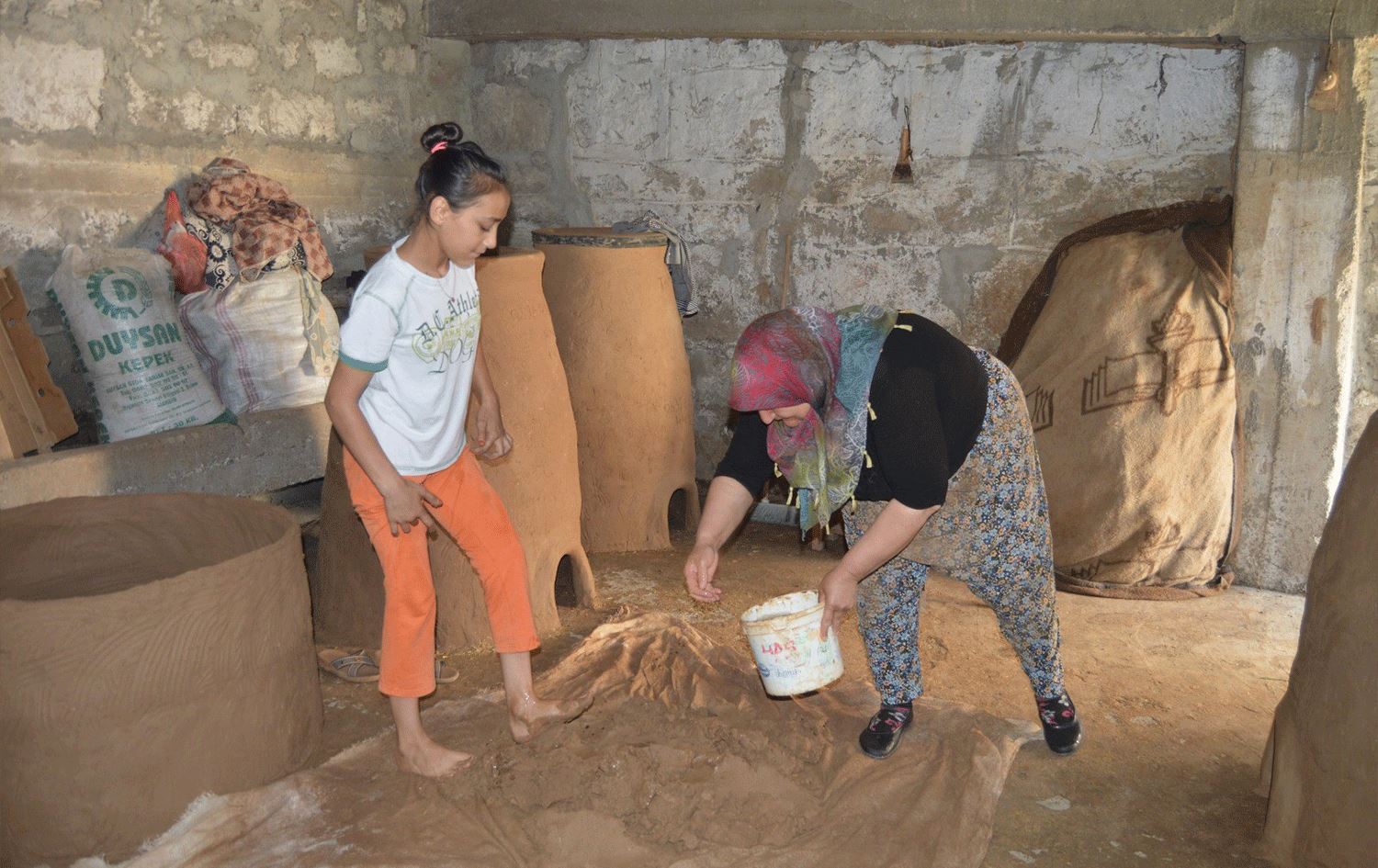 Ağrılı anne çamurdan kazandığı para ile 8&hellip;