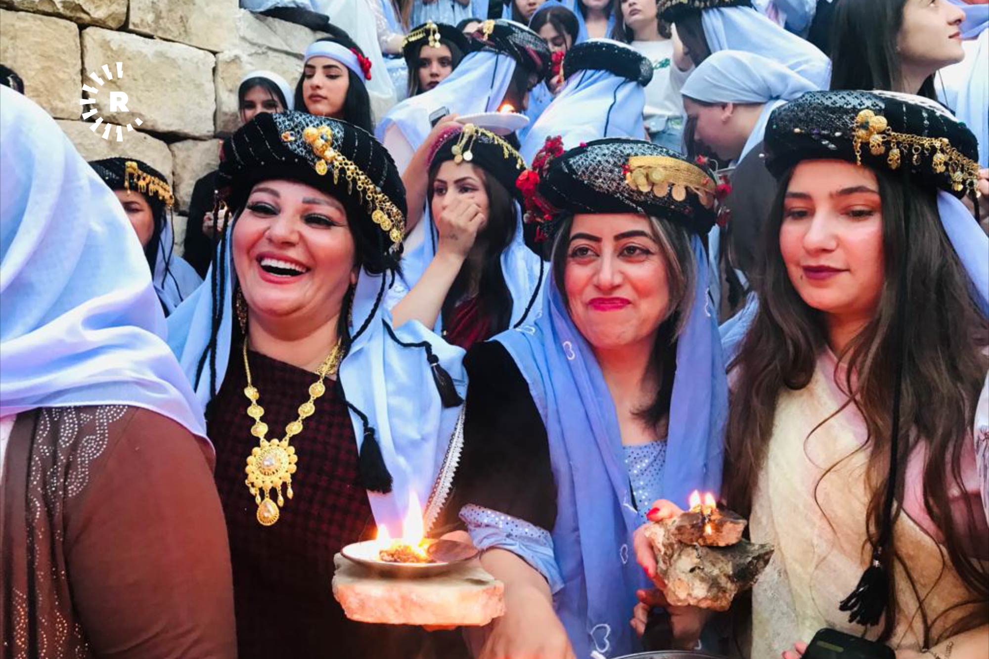 WÊNE - Merasîma 'Çarşema Sor' a Kurdên Êzdî li perestgeha Laleşê