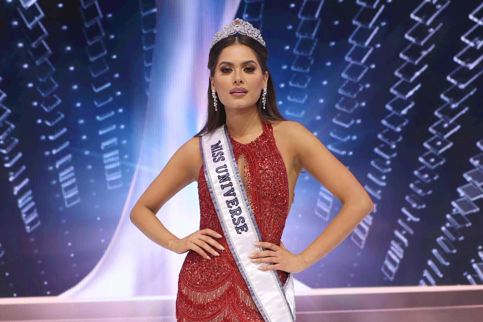 мисс вселенной 2021 победительница.