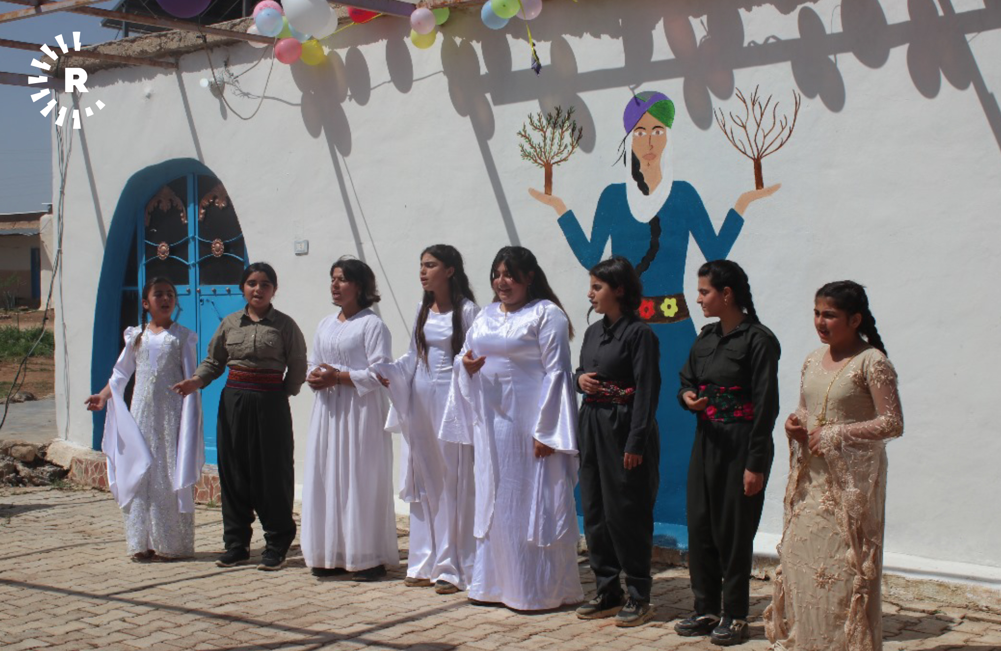 Rojava’da hayata geçirilen ‘Jinwar’ projesi kadın... | Rudaw.net