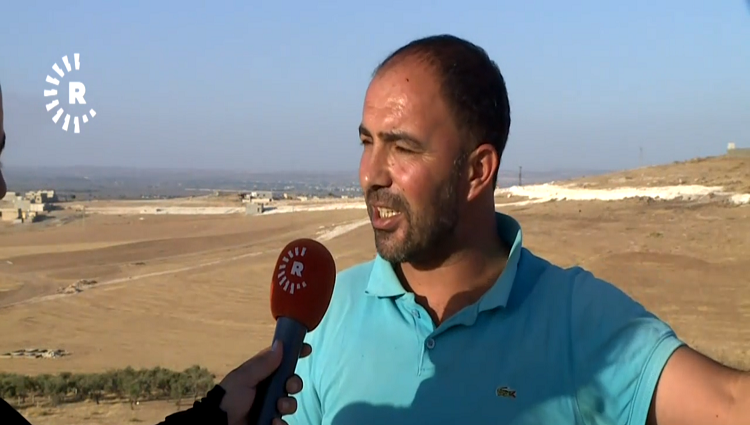 Kobane resident Khurshid Zaim speaks to Rudaw's Rangin Sharo. Photo: Rudaw TV