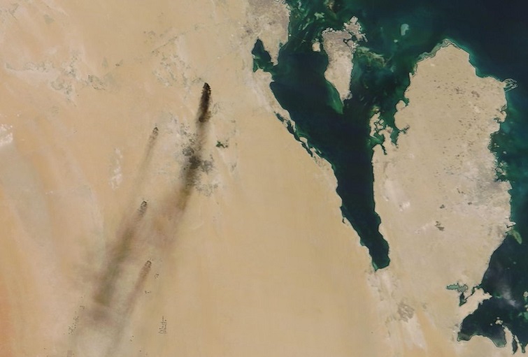 Satellite image provided by NASA Worldview shows fires following Yemen's Houthi rebels claiming a drone attack on two major oil installations in eastern Saudi Arabia, September 14, 2019. Photo: NASA Worldview / AP