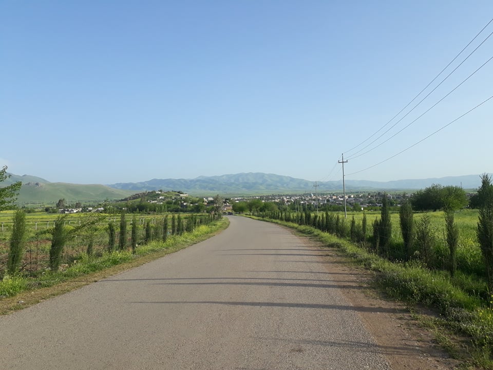 چاندنی سنەوبەر لەم بەر و ئەوبەری رێگا