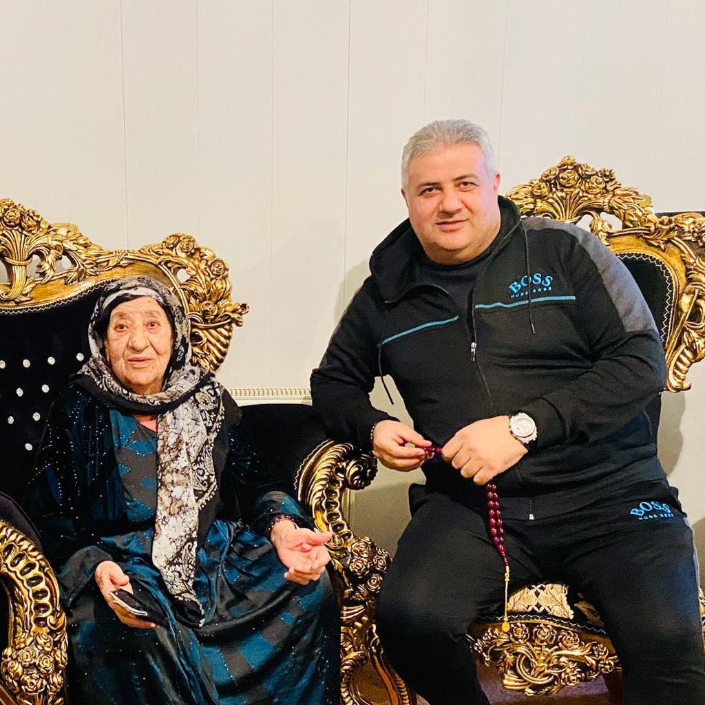 زیندەشتی لەگەڵ دایکی زیندەشتی لەگەڵ دایکی