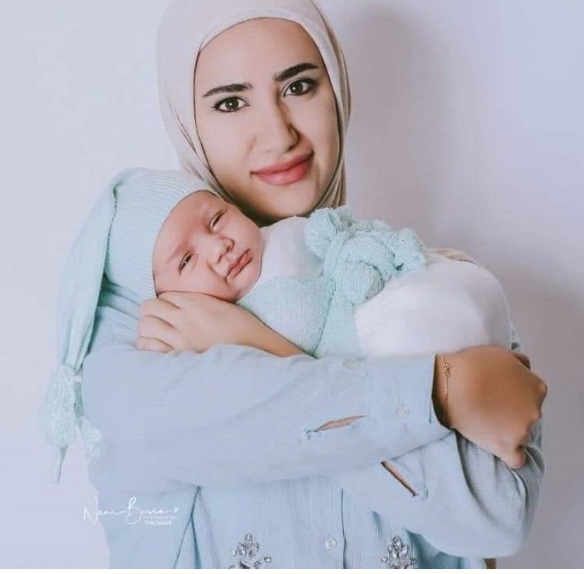 لیلیان و منداڵەکەی لیلیان و منداڵەکەی