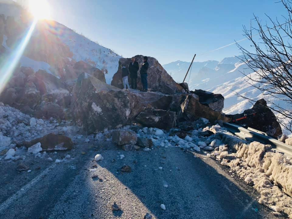 Şemdinli-Yüksekova yolu