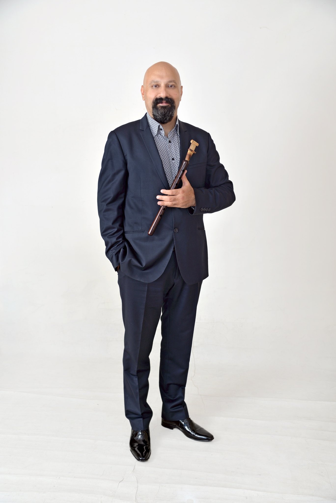 Sanatçı - Ertan Tekin