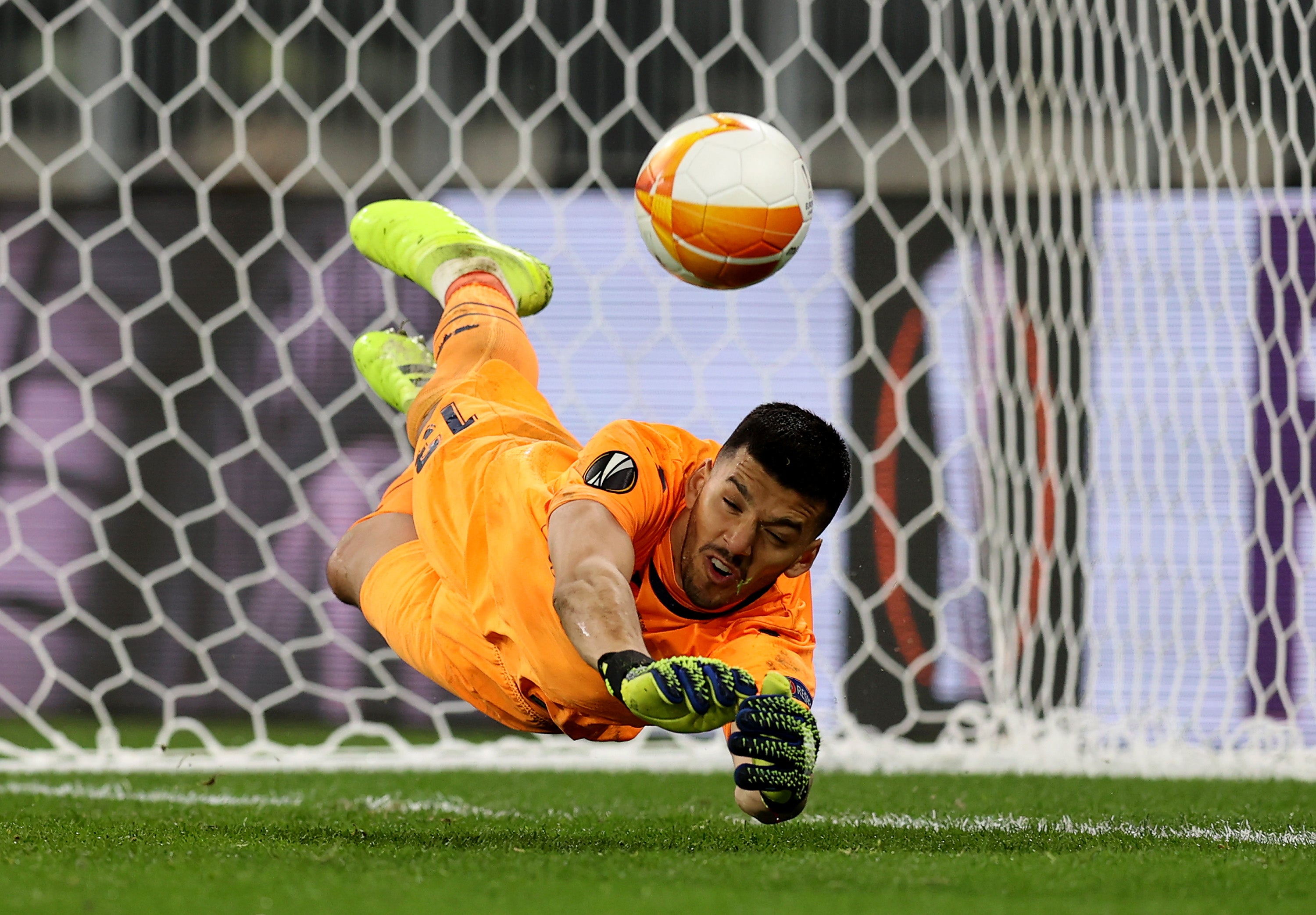 جێرۆنیمۆ روولی لە کاتی گەڕاندنەوەی لێدانەکەی دیخیا