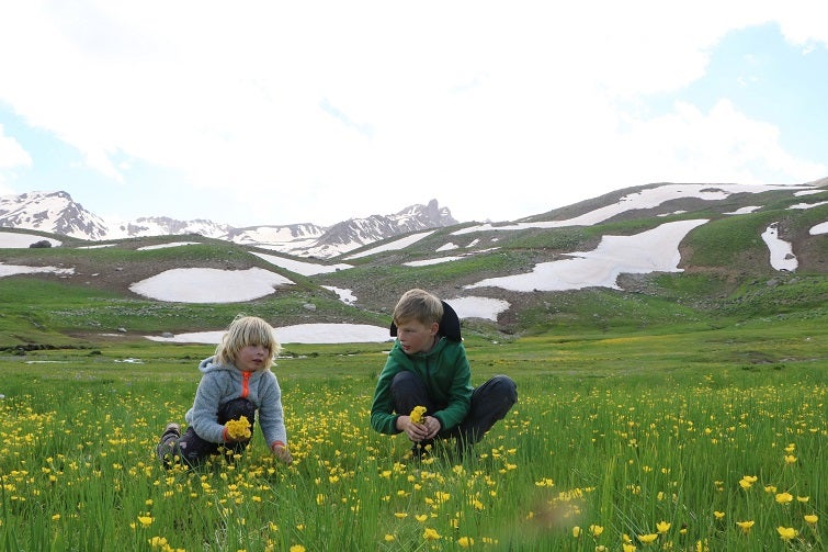Jan Knorn ve eşine iki çocuğu da eşlik ediyor