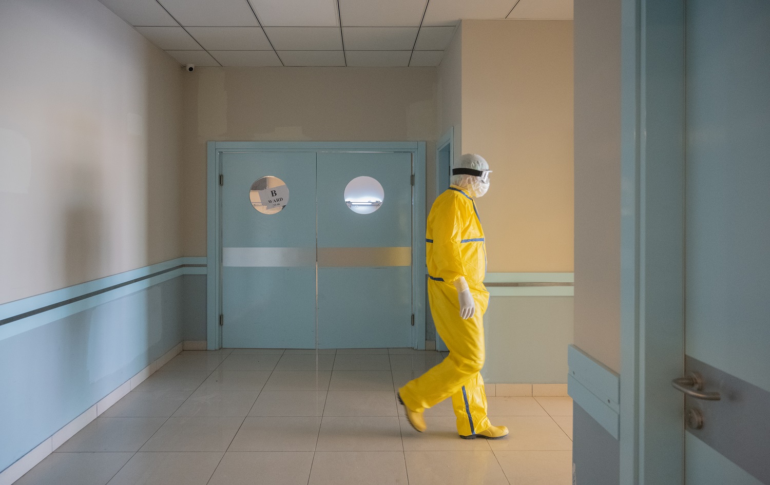 A health worker walks through Erbil's UAE hospital. Photo: Bilind T. Abdullah/Rudaw
