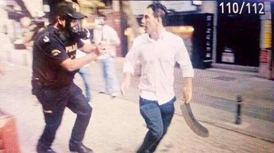 Sabri Çelebi, Gezi protestoları sırasında elinde silahla göstericilere saldırmıştı