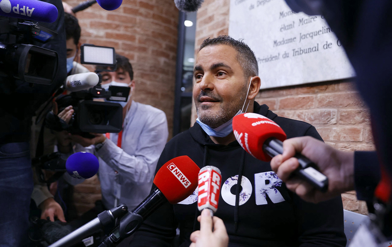 موستەفا زواوی، کە تۆمەتبارە بە پرسی کاسێتە سێکسییەکە