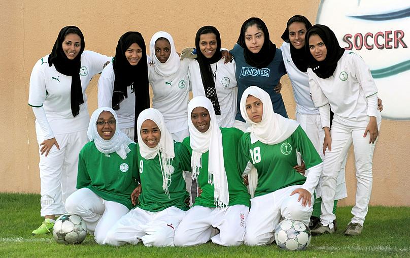 Suudi Arabistan'da kadın futbolcular (Foto: AP)