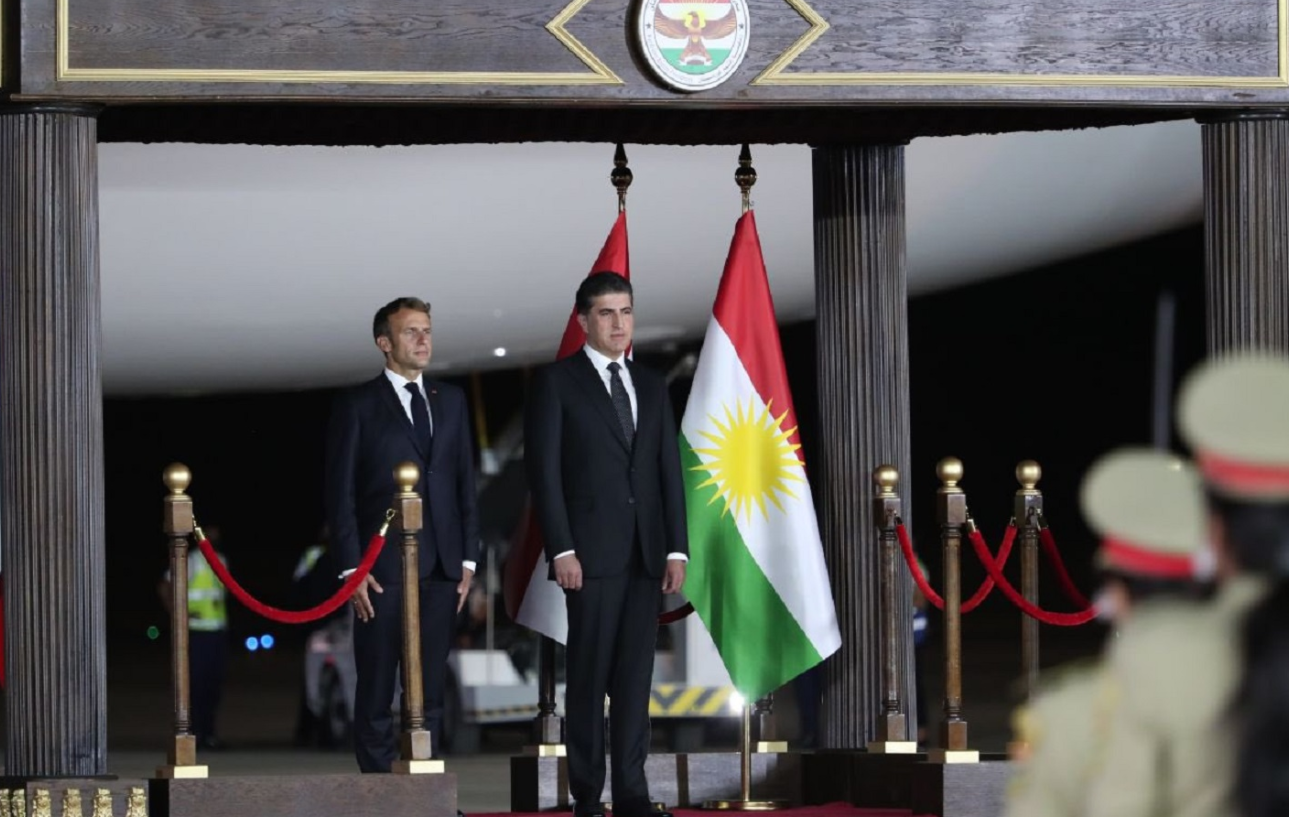 French President Emmanuel Macron (left) and Kurdistan Region President Nechirvan Barzani (right) pose for a photo in Erbil on August 29, 2021. Photo: handout / Kurdistan Region Presidency