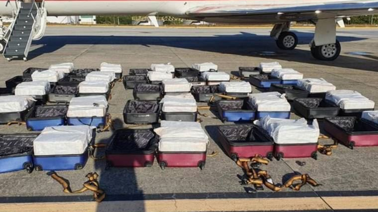 Kokainin konulduğu bavullar (Foto: Ajanslar)