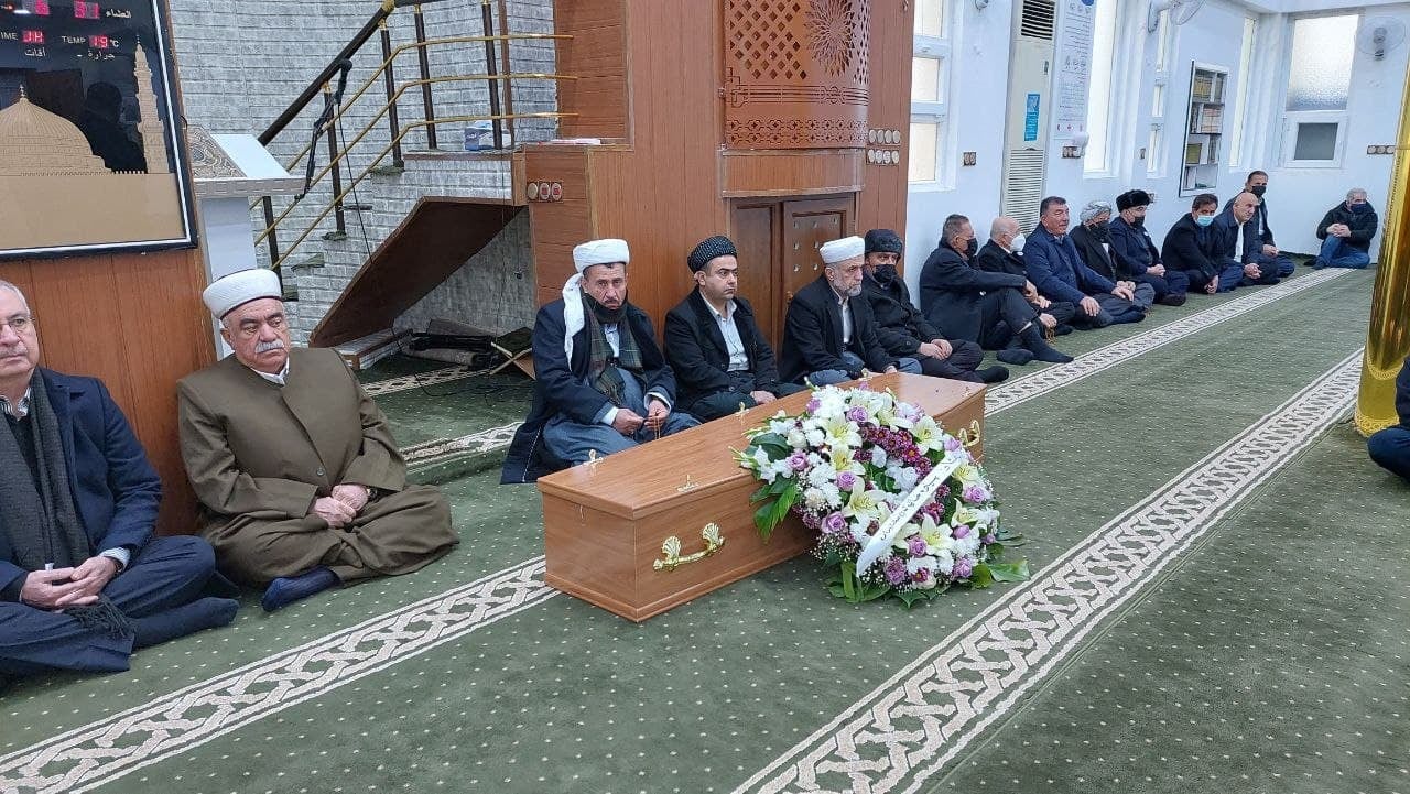 تەرمی برایەکی فواد مەعسوم لە مزگەوتی مەلای گەورە لە کۆیە