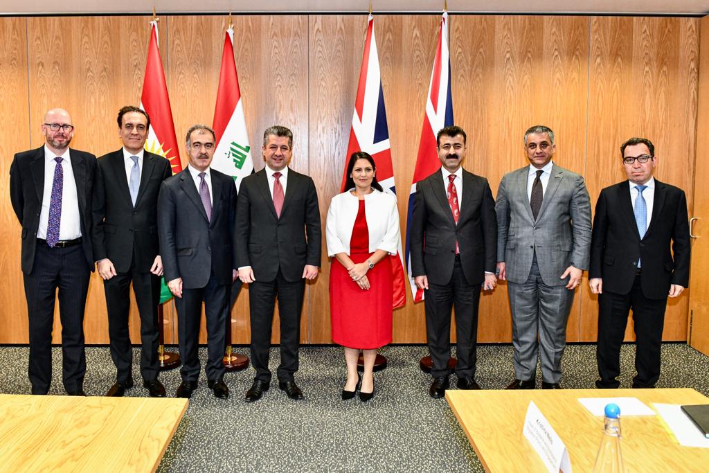 Başbakan Barzani Londra’daki temasları kapsamında, İngiltere İçişleri Bakanı Priti Patel ile bir araya geldi.