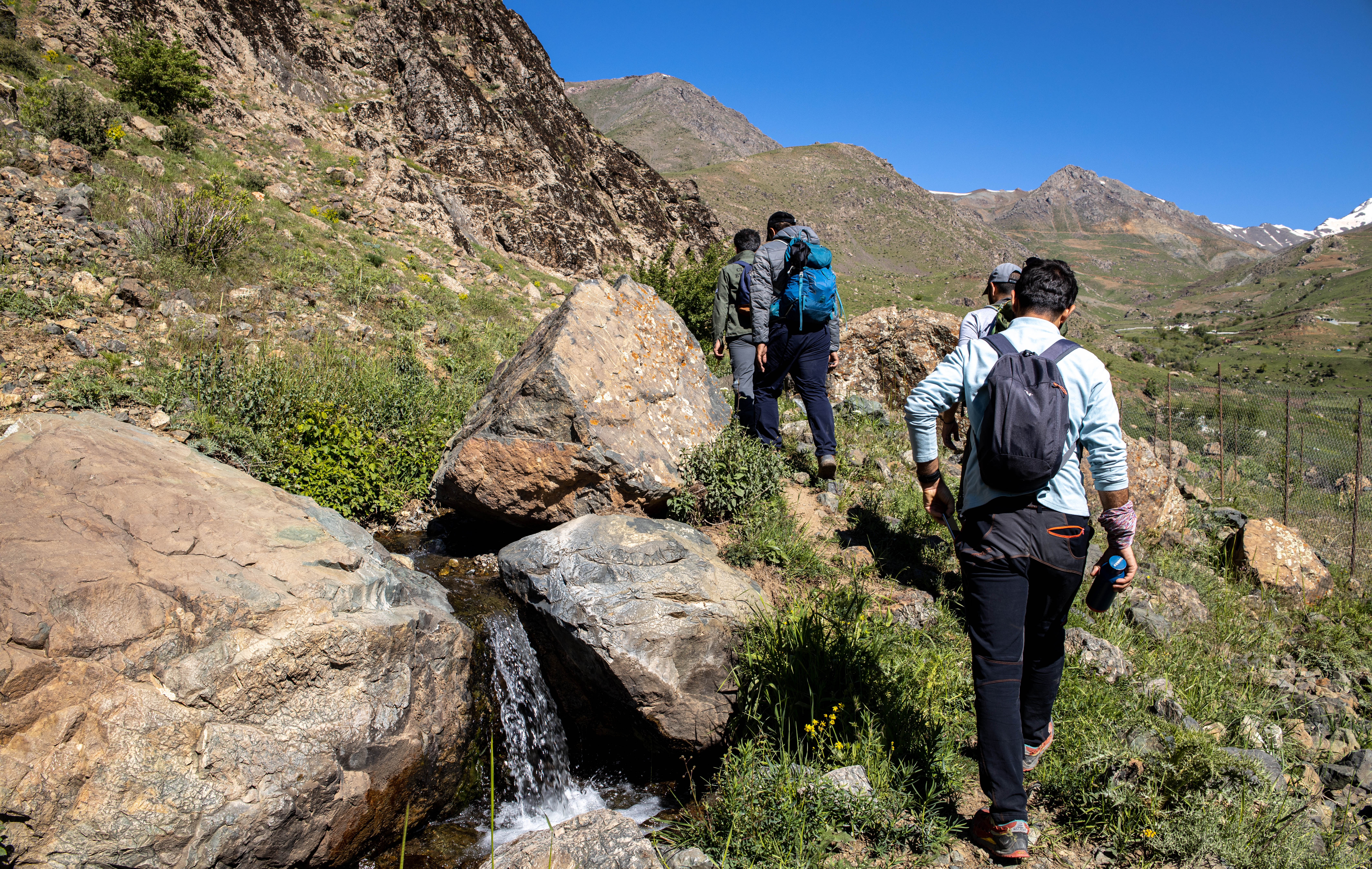 Kurdish tour-guide “Wild Mann” Muhammed Alqaderi discovers the trail, on May 14, 2022. Photo: Alannah Travers/Rudaw