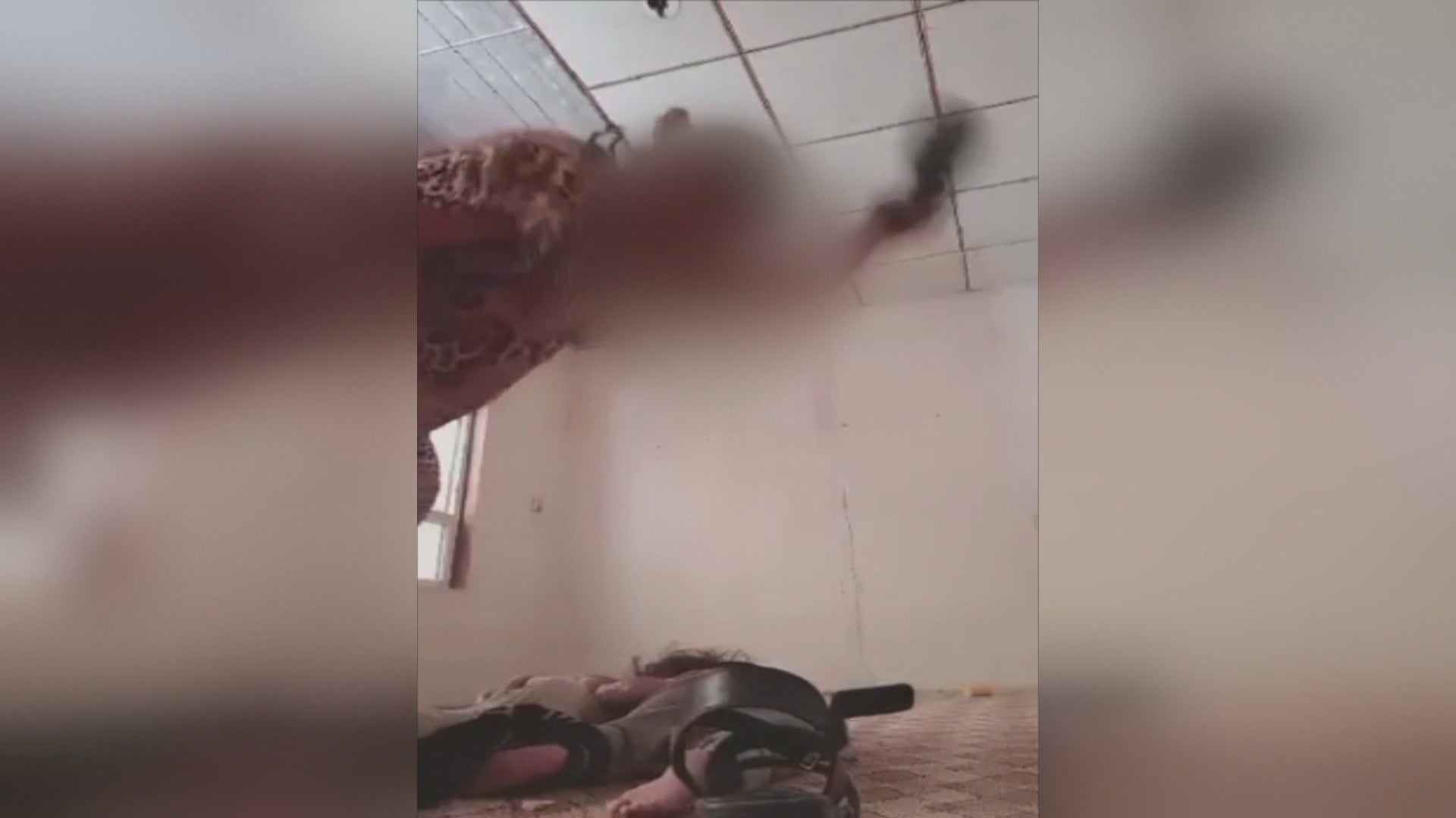 کاتی لێدانی دوو منداڵەکە لەلایەن دایکیانەوە