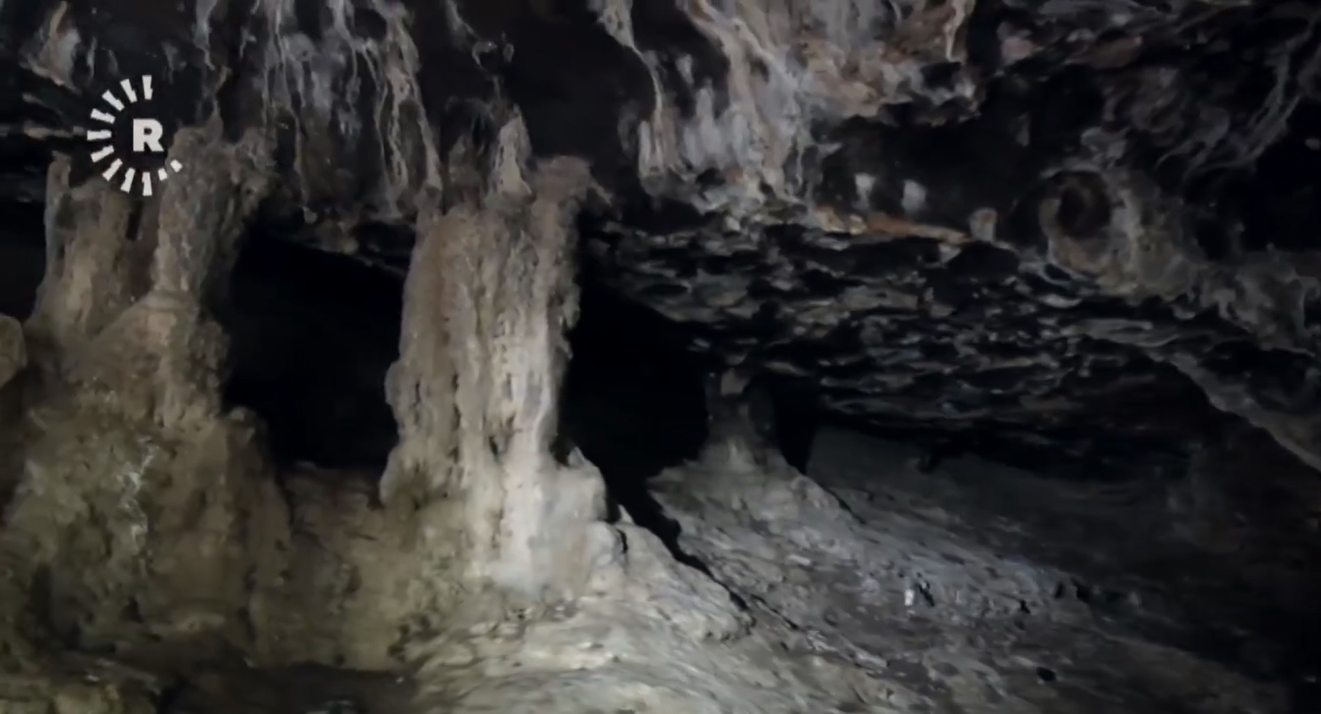 Katliam yapılan mağaranın içerisi