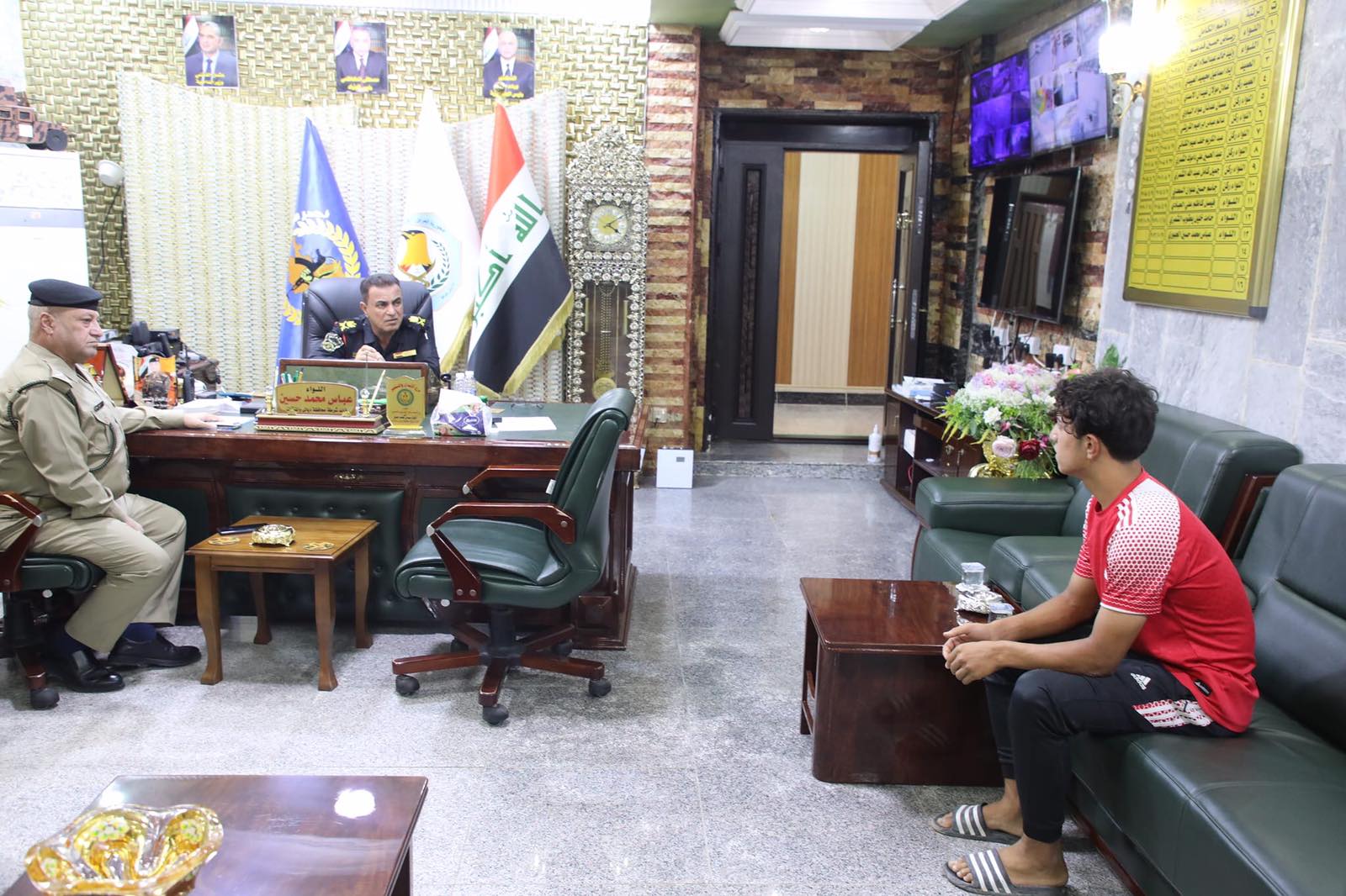 لیوا عەباس محەممەد حوسێن، بەڕێوەبەرى پۆلیسی دیالە ئەو مێرمنداڵەى بانگهێشتکردووە