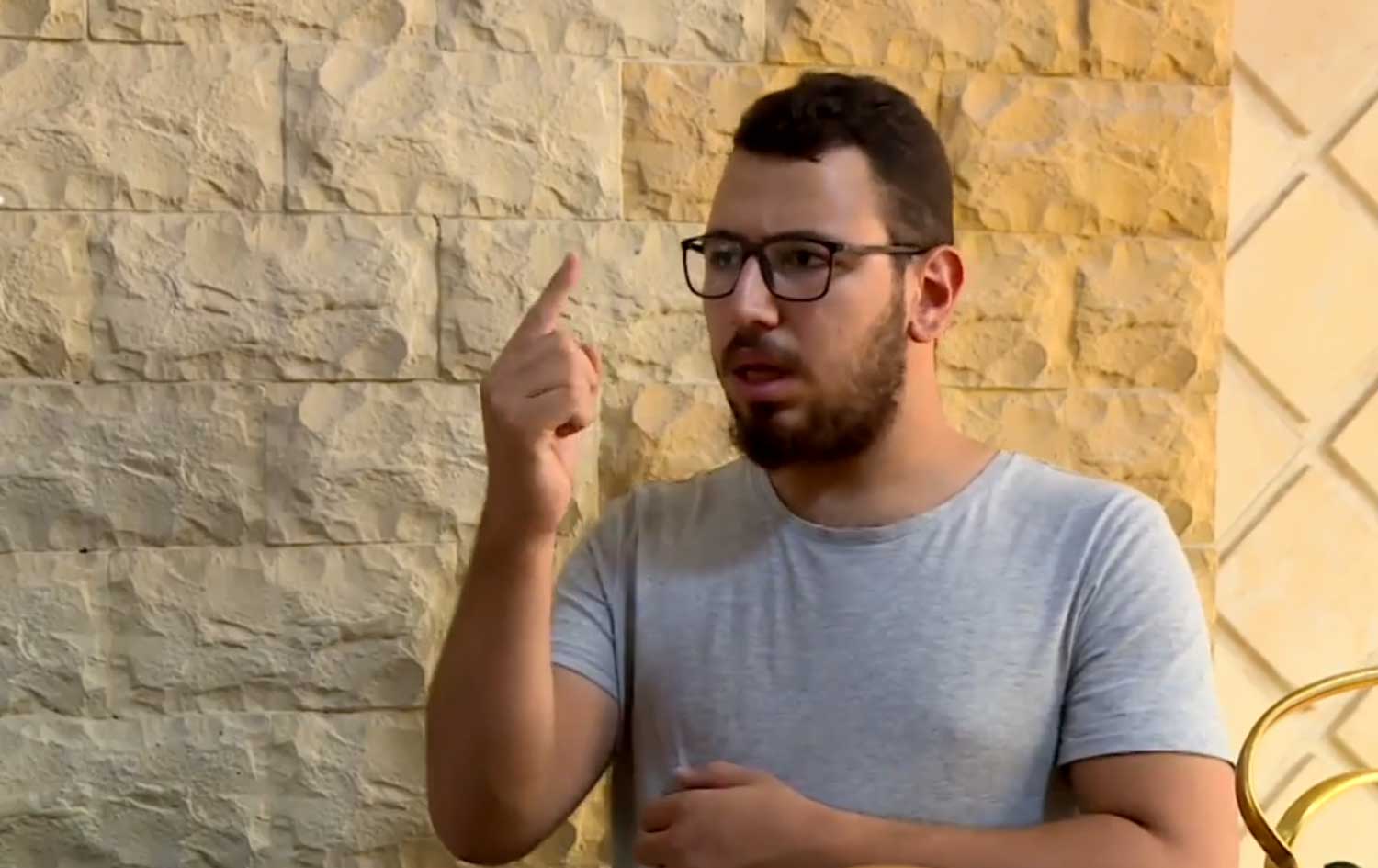 Ahmed Omar, who is completely deaf, speaks to Rudaw on September 24, 2022. Photo: Rudaw