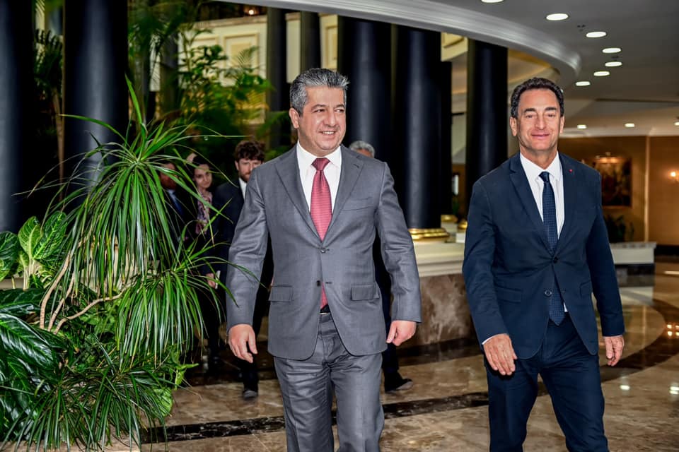 پێشوازیی مەسرور بارزانی، سەرۆکوەزیرانی هەرێمی کوردستان لەگەڵ ئێريك شۆڤاليێ، باڵيۆزى فهرهنسا له عێراق