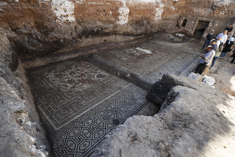 Suriye'de Roma dönemine ait devasa mozaik keşfedildi Foto: AP