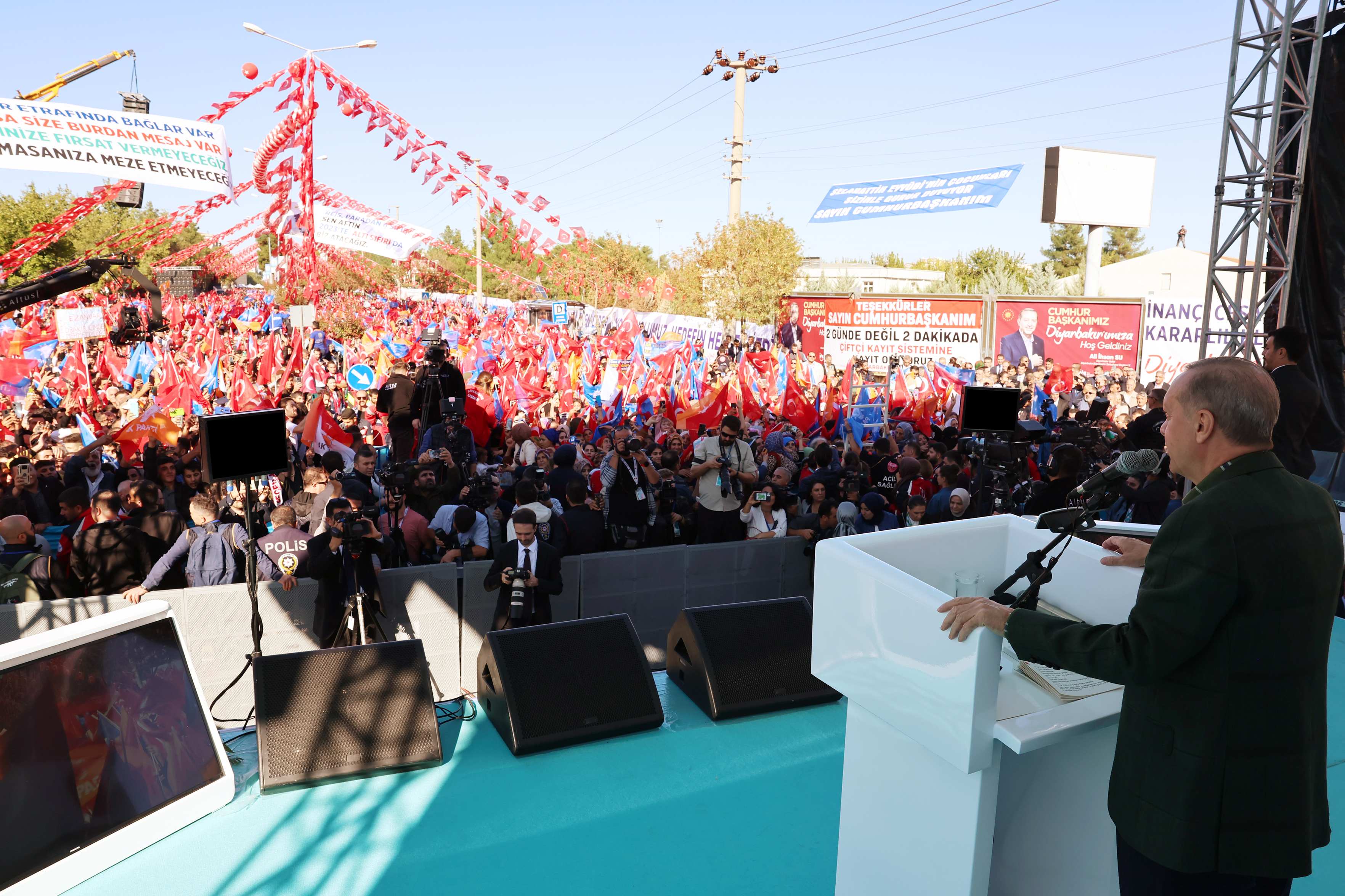 گوتاری رەجەب تەیب ئەردۆغان، سەرۆککۆماری تورکیا لە ئامەدی باکووری کوردستان. وێنە: AA