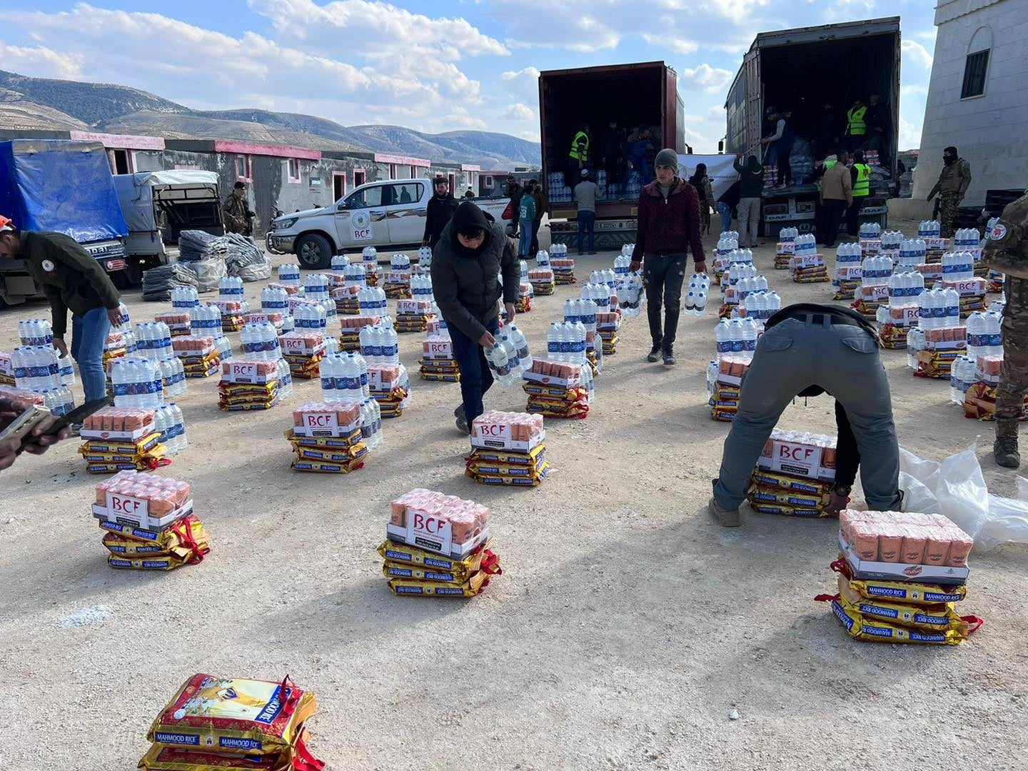 BCF'nin Efrin'e ulaştırdığı yardımların bir kısmı