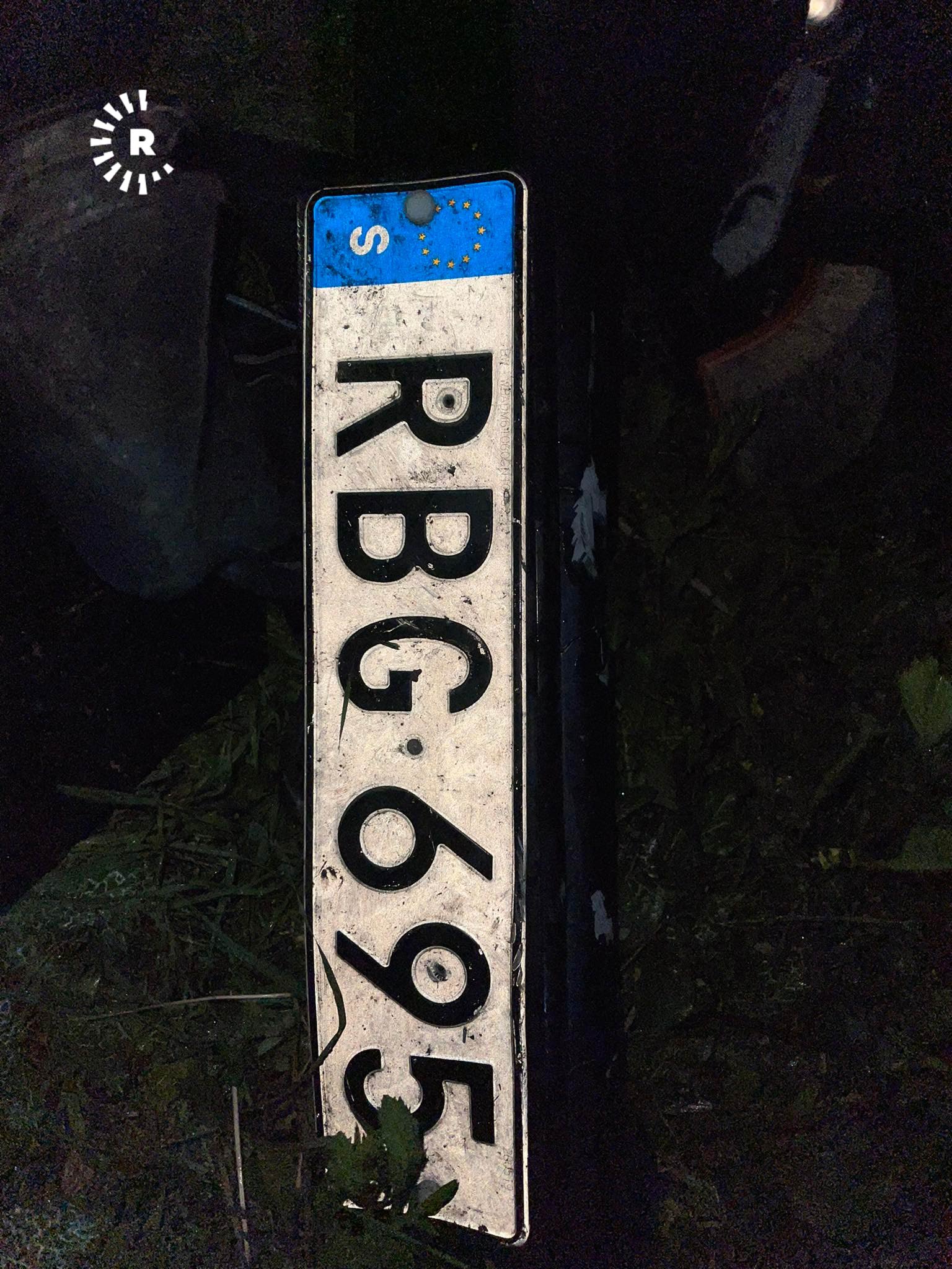 تابلۆی ئەو ئۆتۆمبێلەی بەهۆی رووداوە هاتووچۆکەوە سووتا