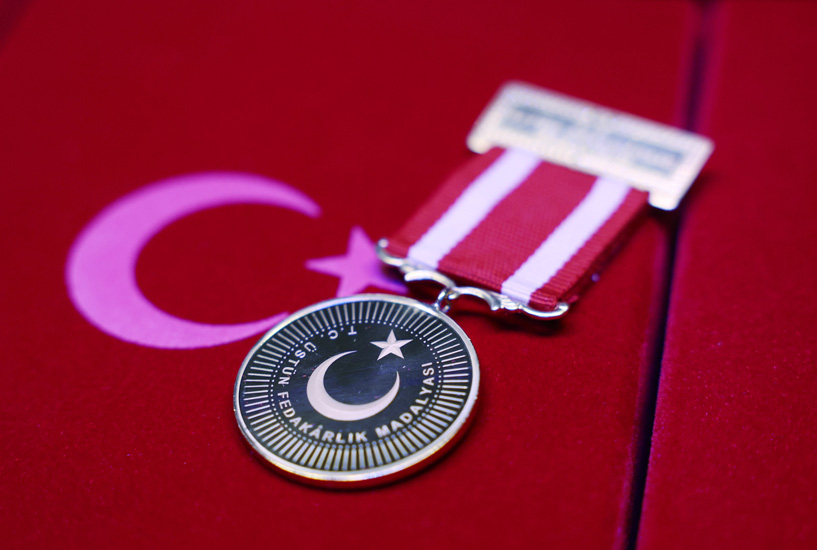A Turkish state medal which was awarded to nations that supported Turkey in quake-hit provinces. Photo: Turkish presidency