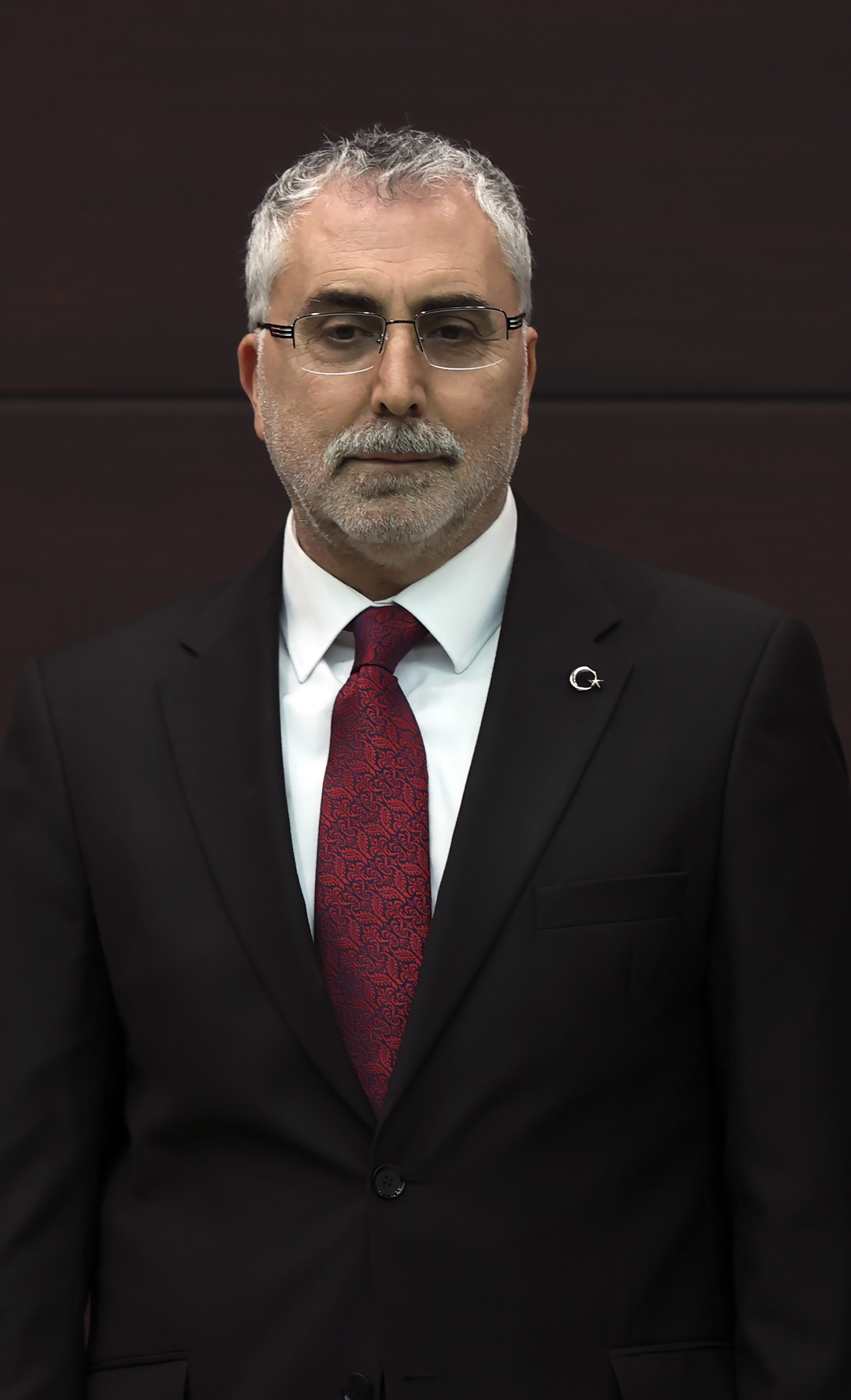 Çalışma ve Sosyal Güvenlik Bakanı Vedat Işıkha