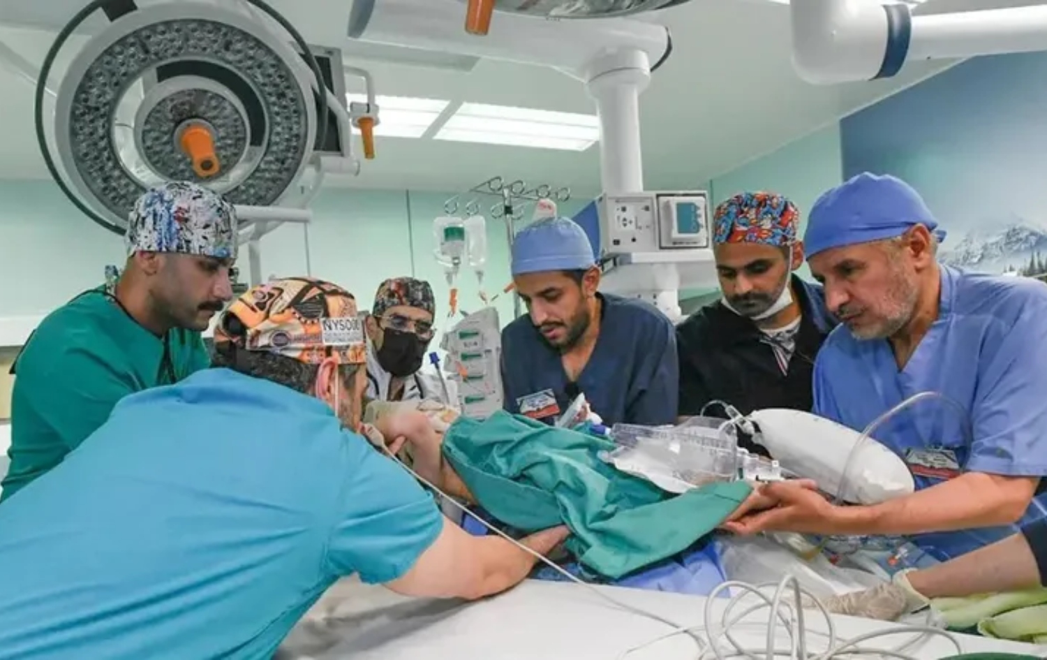 دیمەنێک لە ژووری نەشتەرگەرییەکە