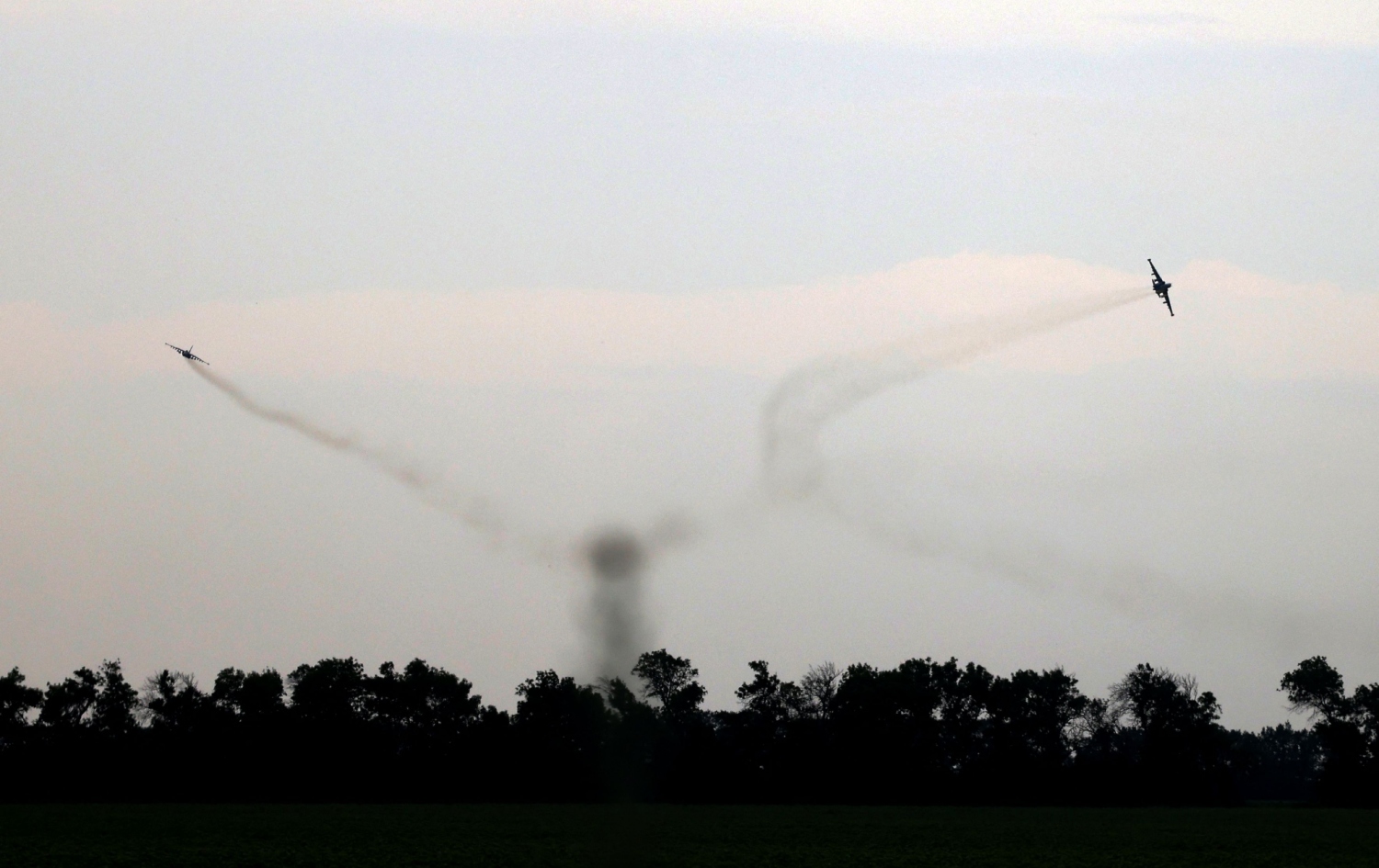 دوو فڕۆکەی سووخۆی 25ـی ئۆکراینی بەسەر هەرێمی دۆنێتسکی ئۆکرایناوە دەسووڕێنەوە، وێنە: Anatolii Stepanov - AFP